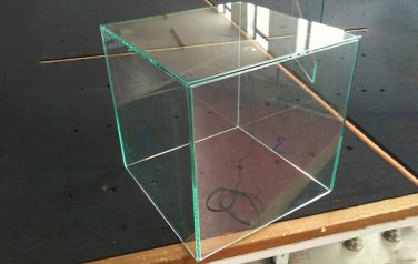 cubo in vetro